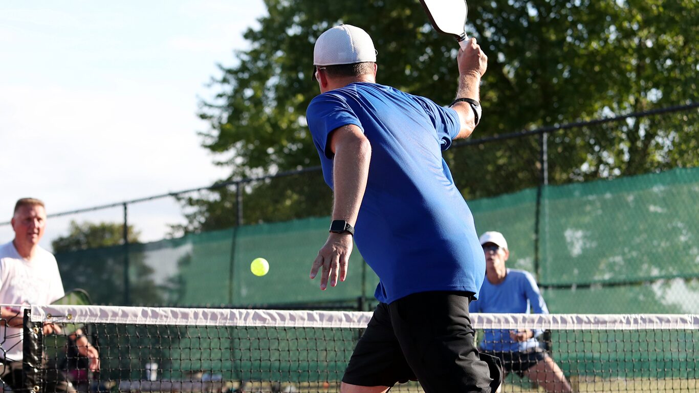 片手バック トップスピンディンク